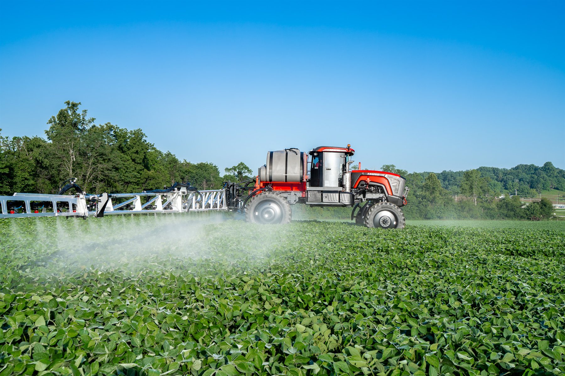 Apache AS1260 spraying in the field