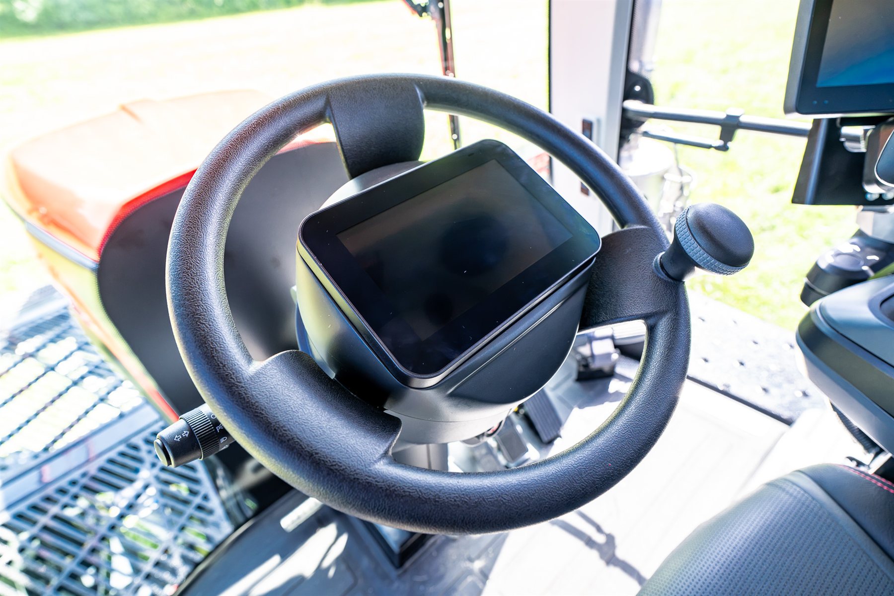 Tilt and telescoping steering wheel