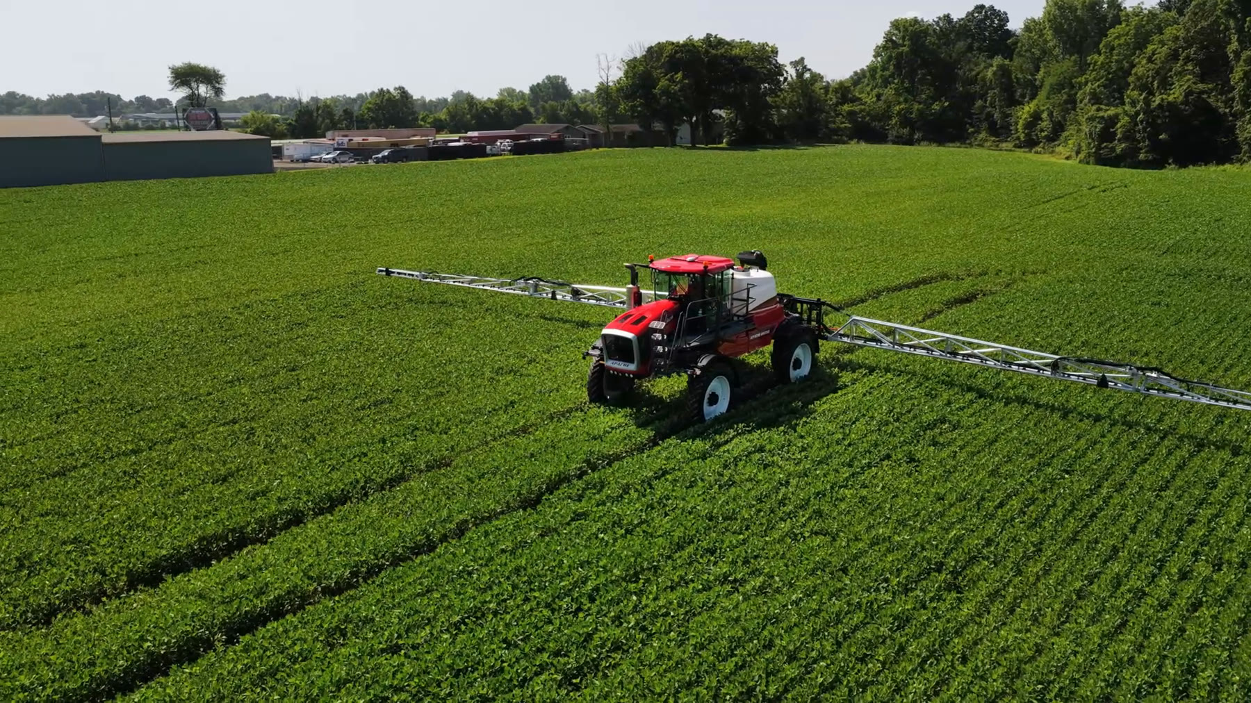 Apache HS1150 spraying tall crop rows